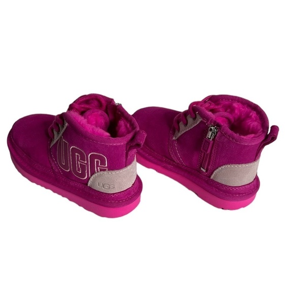 UGG Neumel Toddler Graphic Outline Boots - Picture 6 of 13